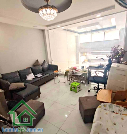 CHỈ 9,4 TỶ - MT HẺM 8M XE TẢI THÔNG - DT: 72M² (4 x 18)M - 4 TẦNG HOÀN CÔNG - VÀI BƯỚC RA THOẠI NGỌC HẦU - KINH DOANH ĐA NGÀNH NGHỀ - 4PN - 4WC