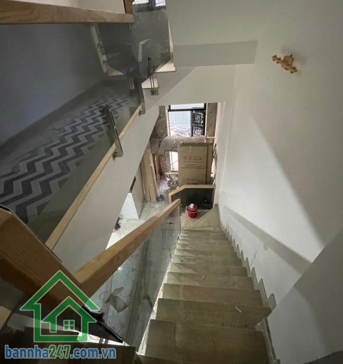 CHỈ 6,8 TỶ - HẺM 4M THÔNG – GIÁP TÂN PHÚ - DT: 65.5M² - NHÀ 3 TẦNG BTCT – (6,75 x 9,47)M – GẦN NGÃ TƯ BỐN XÃ - 4PN KHÉP KÍN - 5 WC
