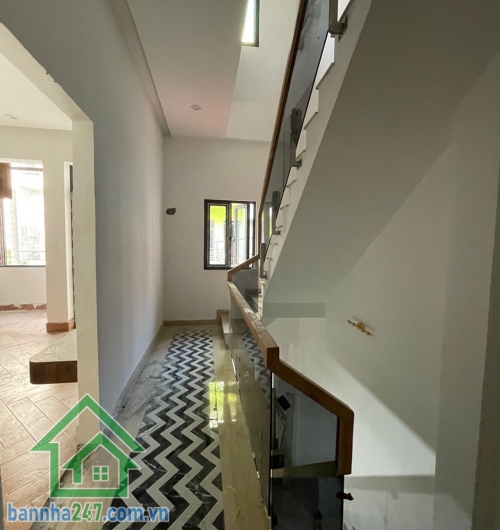 CHỈ 6,8 TỶ - HẺM 4M THÔNG – GIÁP TÂN PHÚ - DT: 65.5M² - NHÀ 3 TẦNG BTCT – (6,75 x 9,47)M – GẦN NGÃ TƯ BỐN XÃ - 4PN KHÉP KÍN - 5 WC