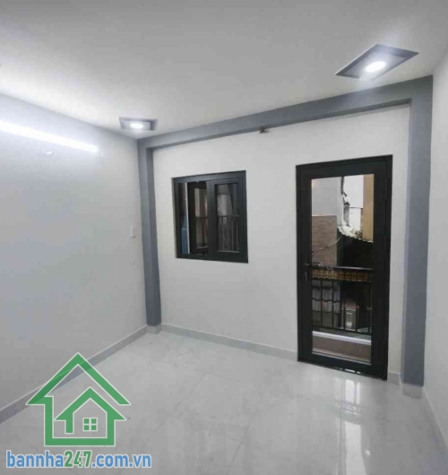 CHỈ 3,2 TỶ – LẠC LONG QUÂN – GẦN BẢY HIỀN – NHÀ MỚI XÂY 3 TẦNG – 2PN – SỔ RIÊNG