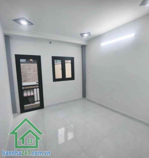 CHỈ 3,2 TỶ – LẠC LONG QUÂN – GẦN BẢY HIỀN – NHÀ MỚI XÂY 3 TẦNG – 2PN – SỔ RIÊNG