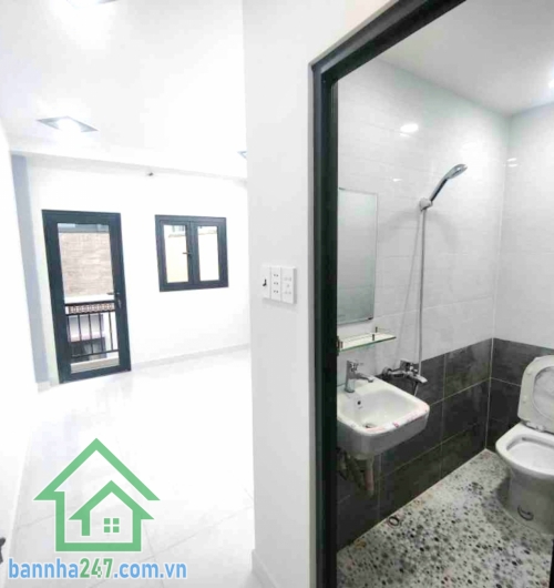 CHỈ 3,2 TỶ – LẠC LONG QUÂN – GẦN BẢY HIỀN – NHÀ MỚI XÂY 3 TẦNG – 2PN – SỔ RIÊNG