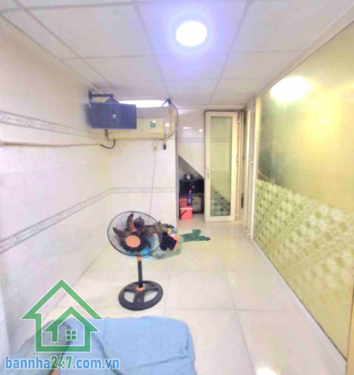 CHỈ 2,95 TỶ – HẺM BA GÁC THẲNG 1 TRỤC – GẦN MẶT TIỀN – 3 TẦNG – 3PN – GẦN BV THỐNG NHẤT