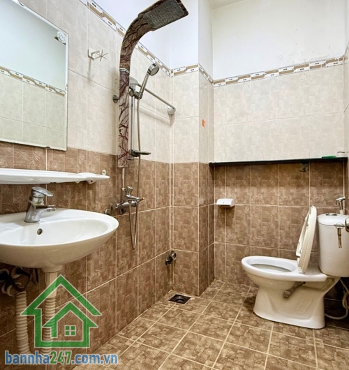 CHỈ 9,99 TỶ – NHÀ MẶT TIỀN KHU HỌ LÊ – 60M² – 5 TẦNG – 4PN – Ô CHỜ THANG MÁY – TIỆN KINH DOANH
