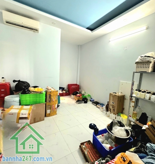 CHỈ 7,6 TỶ – SIÊU PHẨM QUANG TRUNG - GÒ VẤP – NGAY E.MART – HẺM Ô TÔ – 4 TẦNG – 5PN - 6WC – DTSD 178M²