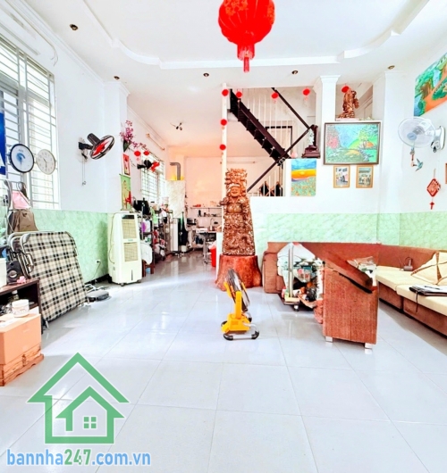 CHỈ 6,2 TỶ – NGAY GA METRO NGUYỄN HỒNG ĐÀO – KHU VIP BÀU CÁT – 61M² – 3 TẦNG – 4PN – 3WC – XE HƠI NHÀ