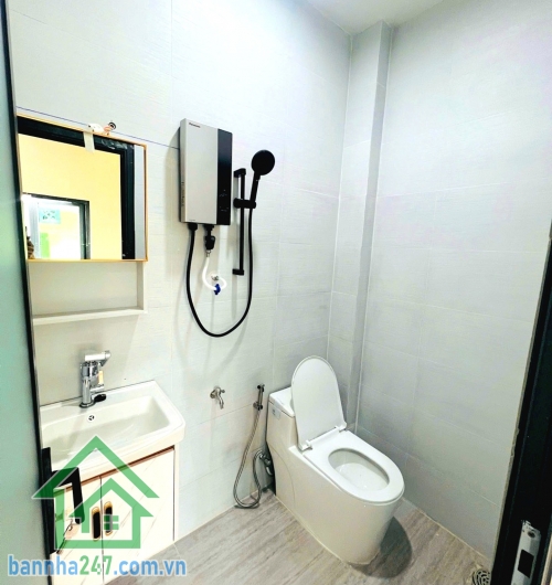 CHỈ 6,18 TỶ – TÂN BÌNH GIÁP QUẬN 10 – LÔ GÓC – HẺM THÔNG – NGANG 4,3M – 42M² – 3PN - 3WC