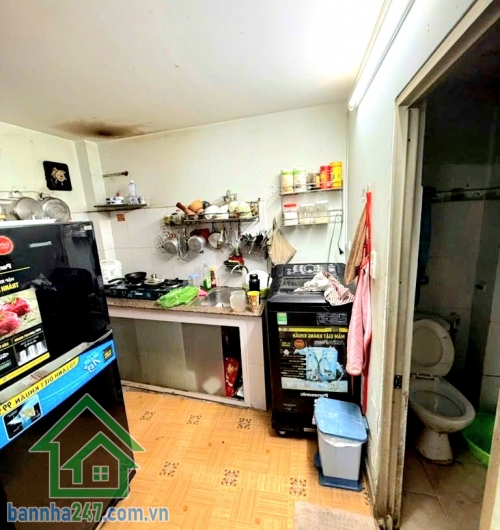 CHỈ 3,75 TỶ – HẺM 7M – NGAY CHỢ GÒ XOÀI - DT 40M² (4 x 10) – 2 TẦNG BTCT – 2PN – 2WC – NỞ HẬU Diện tích: 4m x 10m (nở hậu nhẹ), chuẩn phong thuỷ. Kết cấu: 1 trệt 1 lầu