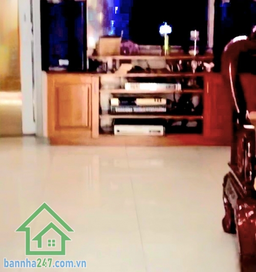 CHỈ 6,4 TỶ – NHÀ 2 MẶT HẺM 6M THÔNG – NGAY LÊ VĂN QUỚI – NGÃ TƯ BỐN XÃ - GIÁP TÂN PHÚ – VỊ TRÍ BUÔN BÁN CỰC TỐT  Diện tích: 68m² (4m x 17m) – không lộ giới Kết cấu: 1 trệt 1 lầu (2 tầng) 4 PN – 3 WC