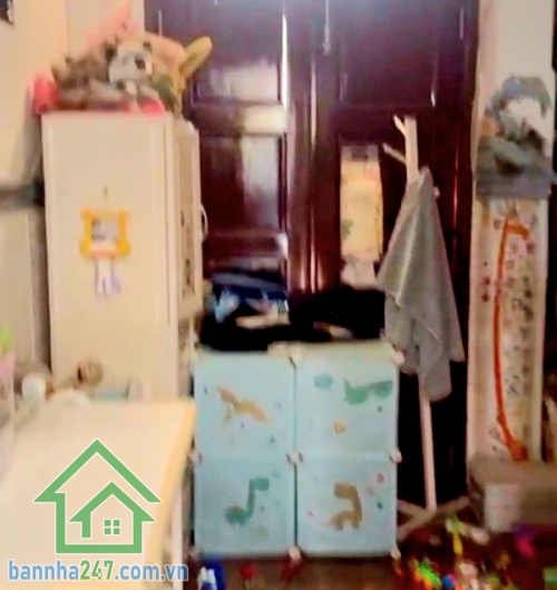 CHỈ 6,4 TỶ – NHÀ 2 MẶT HẺM 6M THÔNG – NGAY LÊ VĂN QUỚI – NGÃ TƯ BỐN XÃ - GIÁP TÂN PHÚ – VỊ TRÍ BUÔN BÁN CỰC TỐT  Diện tích: 68m² (4m x 17m) – không lộ giới Kết cấu: 1 trệt 1 lầu (2 tầng) 4 PN – 3 WC