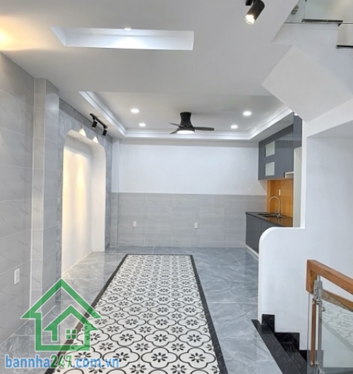 BÁN NHÀ PHỐ CAO CẤP – LÊ VĂN QUỚI, BÌNH TÂN – 5 TẦNG – 4PN 5WC – ĐƯỜNG XE HƠI – GIÁ CHỈ 6.3 TỶ * Vị trí: Trung tâm Bình Tân, hẻm 413 Lê Văn Quới, ngay giáp Tân Bình. 