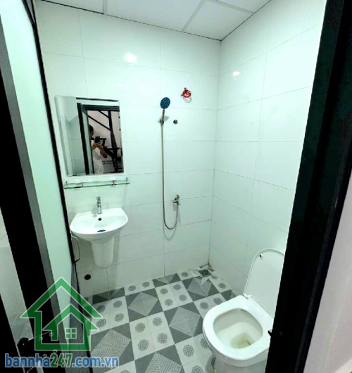 NHÀ ĐẸP Ở NGAY – CHỈ 3,15 Tỷ - DT: 28m² – KHU LÊ ANH XUÂN – TRẦN PHÚ – SỔ HỒNG RIÊNG Diện tích: 8x4m (28m²) – sử dụng 56m² Kết cấu: 1 trệt 1 lầu, 2 phòng ngủ, 2 WC Nhà mới vào ở ngay.