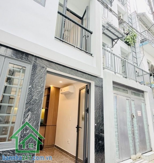 CHỈ 3,95 TỶ – NHÀ ĐẸP 2 TẦNG MỚI 100% - DTSD: 50M² – TÂN BÌNH – FULL NỘI THẤT Diện tích: 25m² Kết cấu: 1 trệt 1 lầu – nhà xây chắc chắn * Nhà mới 100%, mua là vào ở ngay
