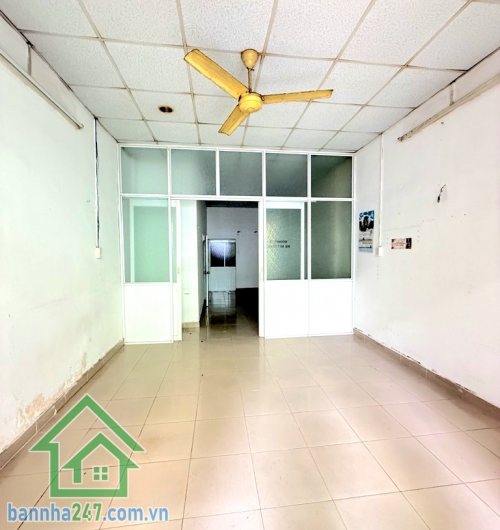 CHỈ 5.7 TỶ (TL) – CĂN GÓC HAI MẶT THOÁNG – HXH – KHU BÀU CÁT TÂN BÌNH – 74M² – GIÁ TỐT NHẤT KHU VỰC Vị trí: Ngay trung tâm khu Bàu Cát, Tân Bình – khu dân trí cao, an ninh, yên tĩnh. 
