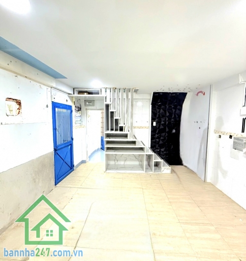 CHỈ 5.7 TỶ (TL) – CĂN GÓC HAI MẶT THOÁNG – HXH – KHU BÀU CÁT TÂN BÌNH – 74M² – GIÁ TỐT NHẤT KHU VỰC Vị trí: Ngay trung tâm khu Bàu Cát, Tân Bình – khu dân trí cao, an ninh, yên tĩnh. 