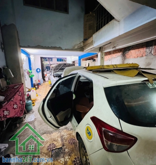 CHỈ 16 TỶ - MẶT TIỀN KINH DOANH KHU BÀU CÁT – KHU VIP NHẤT QUẬN TÂN BÌNH DT: 5 x 13.6m, vuông A4, công nhận 69m² Kết cấu: 4 tầng BTCT. 