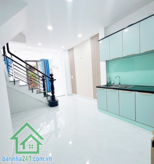 CHỈ 6,38 TỶ - SIÊU PHẨM TÂN PHÚ – NHÀ 5 TẦNG HXH TÂN SƠN NHÌ – SHR CÔNG CHỨNG NGAY Diện tích: 37m2, DTSD: 185m2. ngang đẹp. (4.2 X 9)m  Kết cấu: 5 tầng BTCT  kiên cố, gồm 5PN, 4WC, tối ưu công năng.