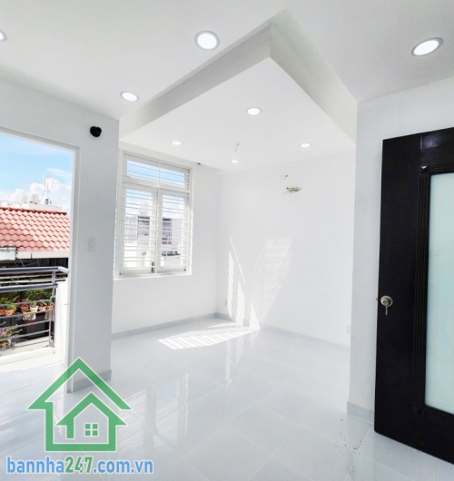 CHỈ 6,38 TỶ - SIÊU PHẨM TÂN PHÚ – NHÀ 5 TẦNG HXH TÂN SƠN NHÌ – SHR CÔNG CHỨNG NGAY Diện tích: 37m2, DTSD: 185m2. ngang đẹp. (4.2 X 9)m  Kết cấu: 5 tầng BTCT  kiên cố, gồm 5PN, 4WC, tối ưu công năng.