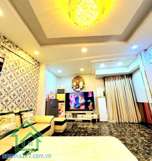 CHỈ 5,59 TỶ – SIÊU PHẨM TÂN BÌNH – NHÀ 3 TẦNG - DT: 46M² FULL NỘI THẤT – 4PN, 5WC  Nhà đẹp full nội thất, mua là ở ngay – xem là mê Vị trí Tân Bình Hẻm thông