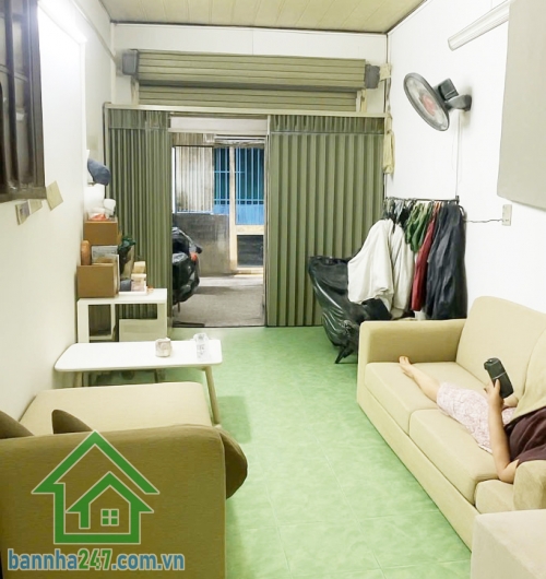 CHỈ 3,1 TỶ – NHÀ 2 TẦNG TRUNG TÂM TÂN PHÚ – DT: 32M2 - ĐANG CHO THUÊ 6TR/THÁNG – NGÂN HÀNG HỖ TRỢ VAY HƠN 2 TỶ Kết cấu: 2 Tầng (1 trệt 1 lầu), gồm 2PN, bếp, WC