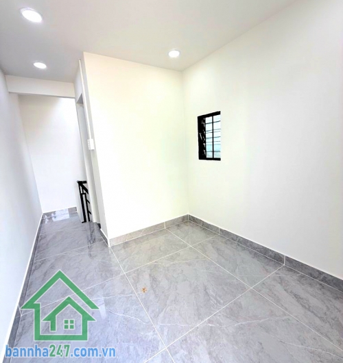 CHỈ 2,2 TỶ (TL) – TRUNG TÂM QUẬN 11 – NHÀ MỚI 3 TẦNG – DTSD: 33M² - 2PN – 3WC – SỔ 2025 – Ở NGAY * Kết cấu: 1 trệt 2 lầu, 2 phòng ngủ – 3 WC, nhà mới 100%