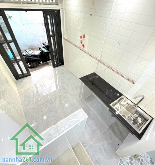 CHỈ 2,2 TỶ (TL) – TRUNG TÂM QUẬN 11 – NHÀ MỚI 3 TẦNG – DTSD: 33M² - 2PN – 3WC – SỔ 2025 – Ở NGAY * Kết cấu: 1 trệt 2 lầu, 2 phòng ngủ – 3 WC, nhà mới 100%