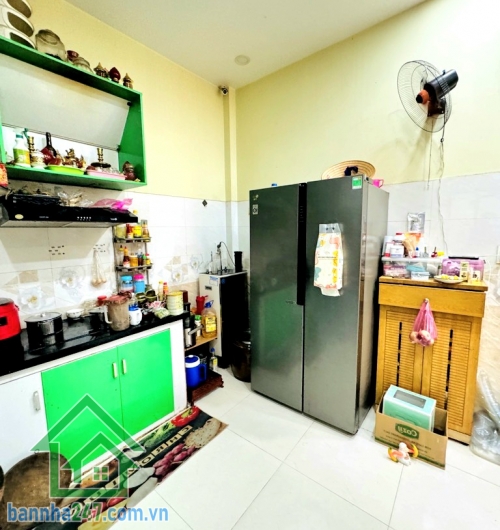 CHỈ 5.5 TỶ TL – NHÀ MỚI TÂN BÌNH – HẺM Ô TÔ KIA – 47M² VUÔNG NỞ HẬU – 2 TẦNG – 3PN – 2WC – SỔ ĐẸP * Hẻm bê tông sạch – ô tô Kia Morning vào tận cửa * DT công nhận 47m² (4.4m nở hậu) * Kết cấu 2 tầng mới đẹp, 3PN, 2WC, PK, bếp.