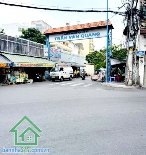 TÂN BÌNH – NHÀ ĐẸP 2 TẦNG – NGANG 4,5M HIẾM – CHỈ 5,2 TỶ Diện tích 58m², ngang 4,5m rất hiếm trong khu vực. Kết cấu 1 trệt + 1 lửng, bố trí 2PN – WC, phòng khách, bếp, sân để xe rộng thoáng