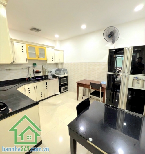 CHỈ 6,8 TỶ - TÂN BÌNH – NHÀ HXH 5M – 2 TẦNG ĐẸP – TẶNG FULL NỘI THẤT – CÓ THUÊ 12TR/TH  Khu vực Tân Bình, hẻm xe hơi rộng 5m – vào tận cửa Diện tích: 44m² (4 x 11m