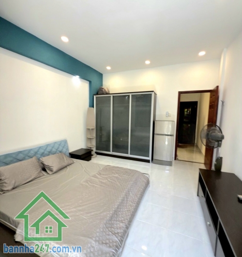 CHỈ 6,8 TỶ - TÂN BÌNH – NHÀ HXH 5M – 2 TẦNG ĐẸP – TẶNG FULL NỘI THẤT – CÓ THUÊ 12TR/TH  Khu vực Tân Bình, hẻm xe hơi rộng 5m – vào tận cửa Diện tích: 44m² (4 x 11m