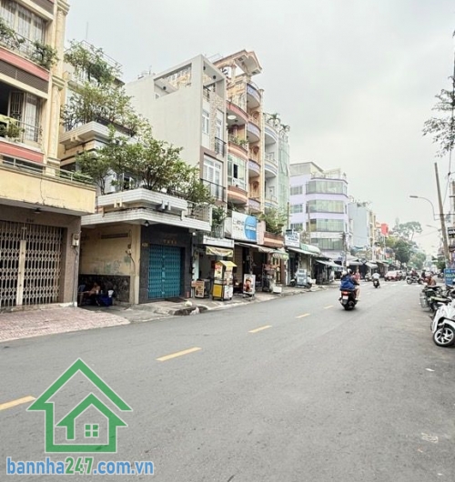 CHỈ 7.2 TỶ – TRUNG TÂM QUẬN 10 - HẺM Ô TÔ THÔNG – GẦN MẶT TIỀN – NHÀ ĐẸP 3 TẦNG - TẶNG FULL NỘI THẤT – 4PN + WC – KHU HIẾM NHÀ BÁN • Trung tâm Quận 10, hẻm ô tô thông