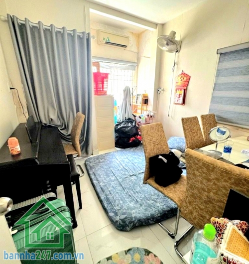 CHỈ 7.2 TỶ – TRUNG TÂM QUẬN 10 - HẺM Ô TÔ THÔNG – GẦN MẶT TIỀN – NHÀ ĐẸP 3 TẦNG - TẶNG FULL NỘI THẤT – 4PN + WC – KHU HIẾM NHÀ BÁN • Trung tâm Quận 10, hẻm ô tô thông