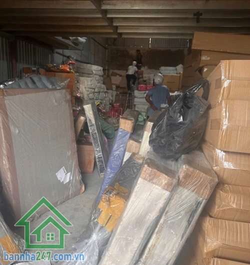 SÁT LÊ VĂN QUỚI – GẦN NGÃ TƯ 4 XÃ – MTKD ĐƯỜNG 12M – CHỈ 7,4 TỶ DT: 5 x 19m – Sổ vuông vức, hầu như không lộ giới.  Vị trí MTKD cực đẹp, đường trước nhà 12m.