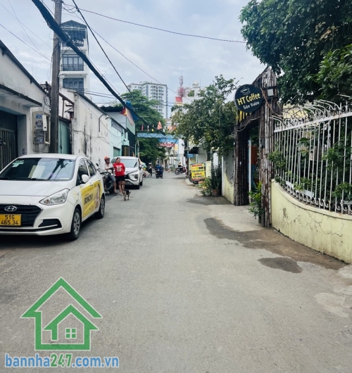 GÓC 2 MẶT TIỀN – HẺM XE HƠI ÂU CƠ – TÂN BÌNH – 62M² – CHỈ 4,99 TỶ Vị trí vàng: Giữa Lũy Bán Bích và Âu Cơ – hẻm xe hơi 1 sẹc, góc 2 mặt tiền cực thoáng. Hẻm đang tráng nhựa.