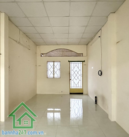 CHỈ 3,9 TỶ – HẺM 4M – CÁCH ÔTÔ ĐỖ VÀI CĂN – VÒNG XOAY LÊ ĐẠI HÀNH, ĐẦM SEN * DT 30m², sổ đẹp – chính chủ * Kết cấu 2 tầng: 2PN, 1WC * Vị trí vàng: 3 phút tới vòng xoay Lê Đại Hành, 4 phút tới chợ Đầm Sen, thông ra Bình Thới, Lạc Long Quân...