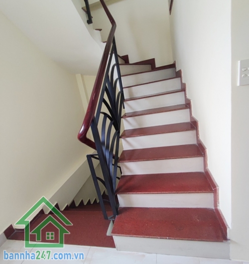CHỈ 4.8 TỶ – NHÀ 3 TẦNG BTCT – GẦN TRƯỜNG CHINH – SÂN BAY TÂN SƠN NHẤT – 40M² – NHÀ MỚI Ở NGAY Diện tích: 40m² – kết cấu 1 trệt 2 lầu BTCT – 2PN – 3WC