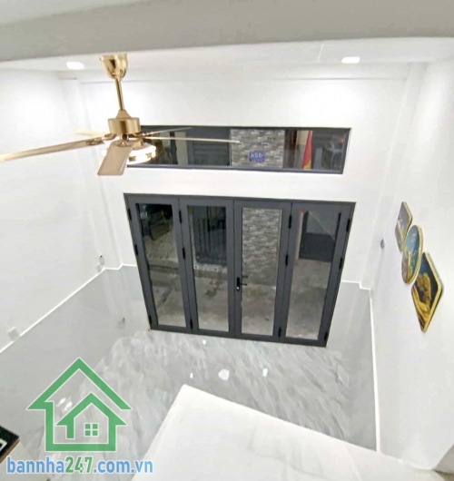 CHỈ 2.9 TỶ – NHÀ MỚI 4 TẦNG – ÂU CƠ, TÂN BÌNH – GIÁP Q.10, Q.11 - 3PN, 3WC * DT: 16m² (3.5x5m) – không quy hoạch * Kết cấu: 4 tầng, 3PN, 3WC, đang hoàn thiện.