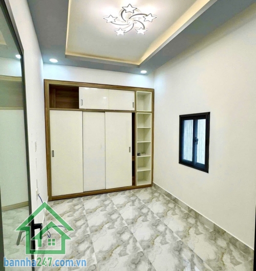 CHỈ 3,95 TỶ – NHÀ MỚI ĐẸP – TRUNG TÂM QUẬN 11 – HỒNG BÀNG – 3/2 DT: 39m² (3x13m) – 1 trệt 1 lầu, 2PN – 2WC Hẻm 3m trước nhà, 20m ra hẻm xe hơi thông, có sân để xe rộng.