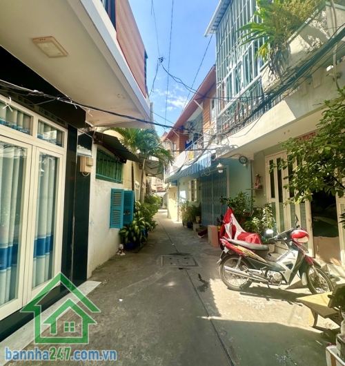 CHỈ 3,95 TỶ – NHÀ MỚI ĐẸP – TRUNG TÂM QUẬN 11 – HỒNG BÀNG – 3/2 DT: 39m² (3x13m) – 1 trệt 1 lầu, 2PN – 2WC Hẻm 3m trước nhà, 20m ra hẻm xe hơi thông, có sân để xe rộng.