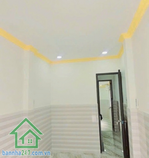 CHỈ 2.75 TỶ – SIÊU PHẨM 2 TẦNG MỚI – SÁT MẶT TIỀN LÊ ĐẠI HÀNH – SỔ RIÊNG – DT 21M² (DTSĐ 42M²) * Kết cấu 2 tầng: 2PN – 2WC * Nhà mới cứng, chủ tặng 2 máy lạnh