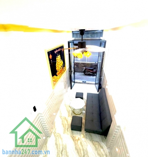 CHỈ 2.75 TỶ – SIÊU PHẨM 2 TẦNG MỚI – SÁT MẶT TIỀN LÊ ĐẠI HÀNH – SỔ RIÊNG – DT 21M² (DTSĐ 42M²) * Kết cấu 2 tầng: 2PN – 2WC * Nhà mới cứng, chủ tặng 2 máy lạnh
