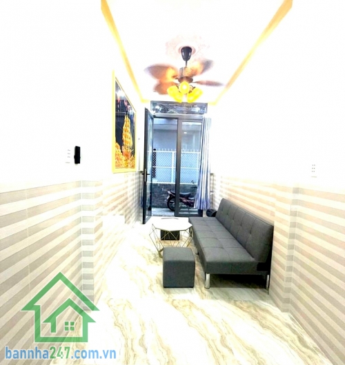 CHỈ 2.75 TỶ – SIÊU PHẨM 2 TẦNG MỚI – SÁT MẶT TIỀN LÊ ĐẠI HÀNH – SỔ RIÊNG – DT 21M² (DTSĐ 42M²) * Kết cấu 2 tầng: 2PN – 2WC * Nhà mới cứng, chủ tặng 2 máy lạnh