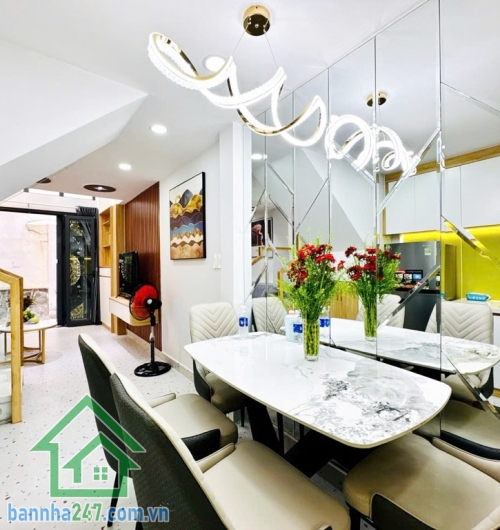 NHÀ 3 TẦNG MỚI ĐẸP – SÁT MẶT TIỀN HOÀNG VĂN THỤ – TÂN BÌNH DT: 27m², kết cấu 1 trệt 2 lầu, 3PN – 3WC. Hẻm ba gác, cách mặt tiền chỉ 20m, xe hơi tới gần nhà.