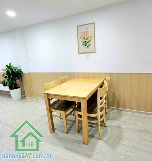 CHỈ 4.9 TỶ – HXH THÔNG HƯƠNG LỘ 2 – 40M² – 3PN – 3WC – NHÀ ĐẸP ĐỦ CÔNG NĂNG * Diện tích: 4 x 10m – 40m² * Kết cấu: 2 tầng**, 3 phòng ngủ, 3WC * Hẻm xe hơi thông Mob 0933144037