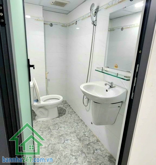 CHỈ 4.9 TỶ – HXH THÔNG HƯƠNG LỘ 2 – 40M² – 3PN – 3WC – NHÀ ĐẸP ĐỦ CÔNG NĂNG * Diện tích: 4 x 10m – 40m² * Kết cấu: 2 tầng**, 3 phòng ngủ, 3WC * Hẻm xe hơi thông Mob 0933144037