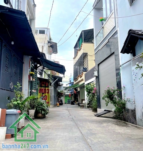 CHỈ 4.9 TỶ – HXH THÔNG HƯƠNG LỘ 2 – 40M² – 3PN – 3WC – NHÀ ĐẸP ĐỦ CÔNG NĂNG * Diện tích: 4 x 10m – 40m² * Kết cấu: 2 tầng**, 3 phòng ngủ, 3WC * Hẻm xe hơi thông Mob 0933144037