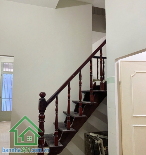 CHỈ 4.3 TỶ (TL) – NHÀ 1 LẦU TRƯỜNG CHINH – TÂN SƠN NHÌ – TÂN PHÚ – ĐANG CHO THUÊ 7TR/THÁNG Diện tích: 4m x 12m – DTCN 47m² Kết cấu: 1 trệt, 1 lầu, xây chắc chắn. 