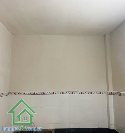 CHỈ 4.3 TỶ (TL) – NHÀ 1 LẦU TRƯỜNG CHINH – TÂN SƠN NHÌ – TÂN PHÚ – ĐANG CHO THUÊ 7TR/THÁNG Diện tích: 4m x 12m – DTCN 47m² Kết cấu: 1 trệt, 1 lầu, xây chắc chắn. 