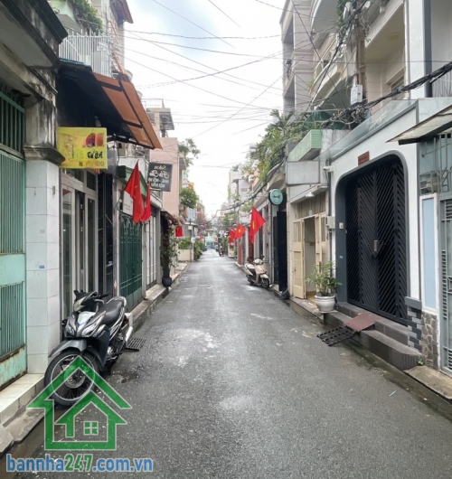 NHÀ 2 TẦNG – LÊ VĂN SỸ – P.1 TÂN BÌNH – HẺM XE TẢI 6M – 8,6 TỶ TL  DT: 3.1 x 15.6m (nở hậu) – DTCN 48m²  Kết cấu: 1 trệt + 1 lầu, 2PN, nhà từng cho thuê 15tr/tháng. Hẻm nhựa 6m thông tứ tung, xe tải vào tận nơi Pháp lý chuẩn, hoàn công đầy đủ Nhà hiếm 