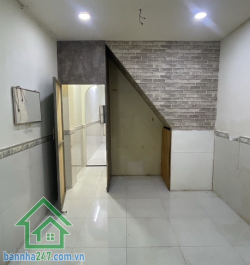 NHÀ 2 TẦNG – LÊ VĂN SỸ – P.1 TÂN BÌNH – HẺM XE TẢI 6M – 8,6 TỶ TL  DT: 3.1 x 15.6m (nở hậu) – DTCN 48m²  Kết cấu: 1 trệt + 1 lầu, 2PN, nhà từng cho thuê 15tr/tháng. Hẻm nhựa 6m thông tứ tung, xe tải vào tận nơi Pháp lý chuẩn, hoàn công đầy đủ Nhà hiếm 